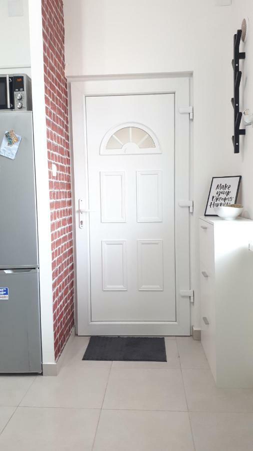 Newly Adapted Studio 88 With Free Parking Zagreb Exterior foto